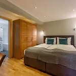 Panorama 2 *